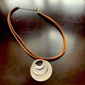 Leather chocked with silver pendant